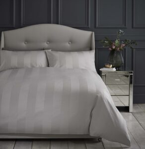 Silentnight Wide Sateen Stripe Duvet Set - Silver
